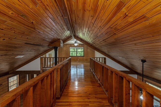 Building Photo - 18737 Saddleback Ln