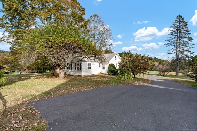Building Photo - 69 Westledge Rd
