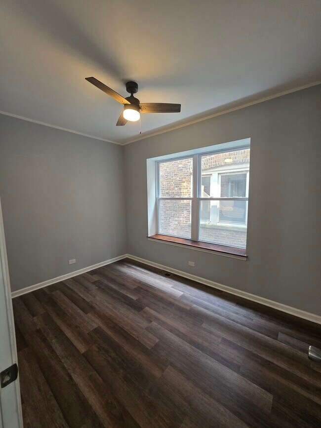 Building Photo - 1503 E 74th Pl
