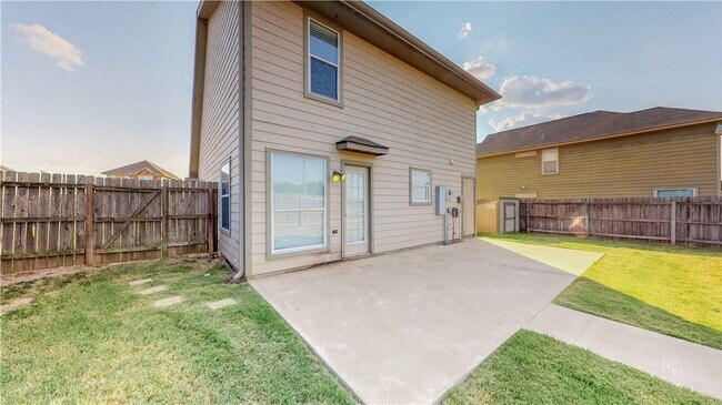 Building Photo - 4023 Southern Trace Dr