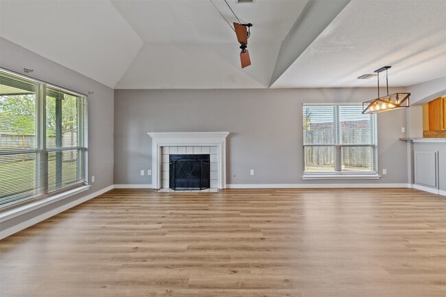 Building Photo - 3904 Ivywood Dr