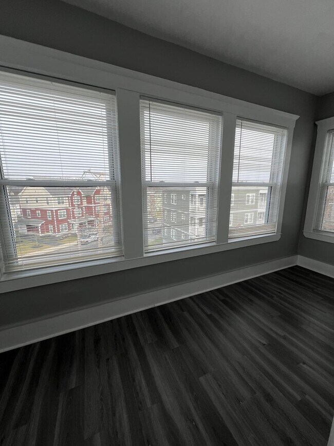 Building Photo - 30 Courtland Rd