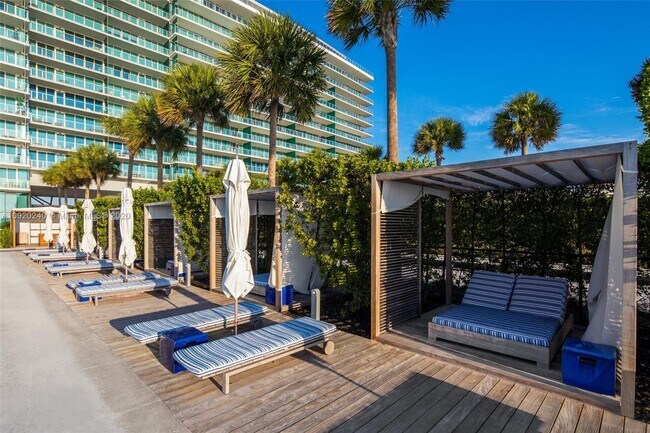 Building Photo - 360 Ocean Dr