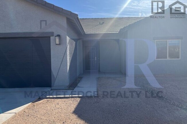 Building Photo - 3Bed/2Bath Home in North Scottsdale! $399 ...