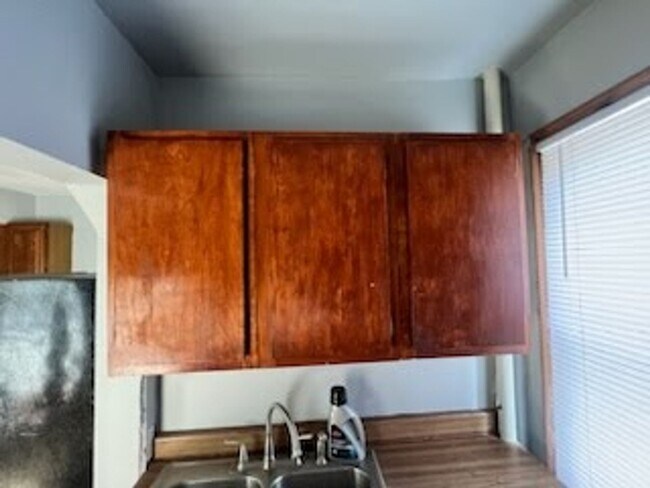 Building Photo - 2146 S Aldrich St