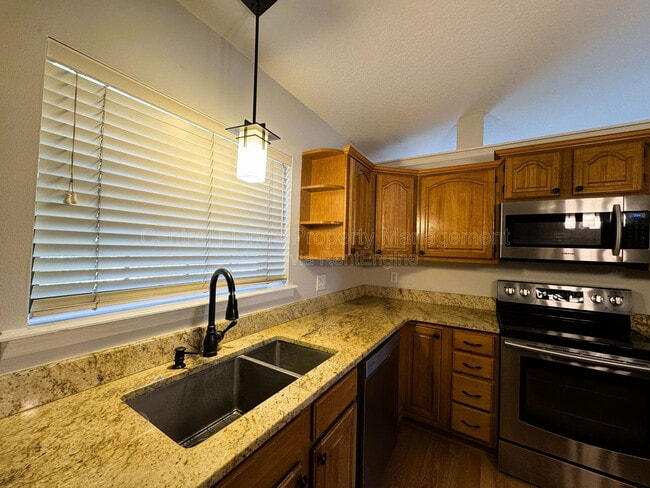 Building Photo - 1407 Spring Ridge Dr