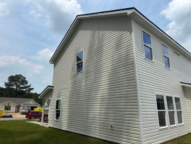 Building Photo - 207 Chime Creek Dr