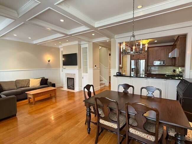 Building Photo - 1330 Sanchez St