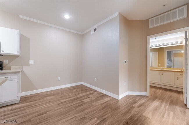 Building Photo - 2900 Sunridge Heights Pkwy