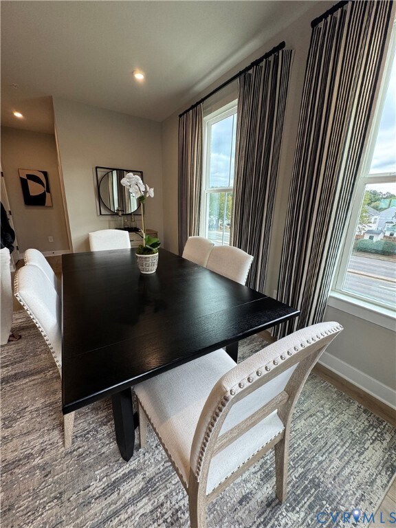 Building Photo - 8001 Lake Laurel Ln