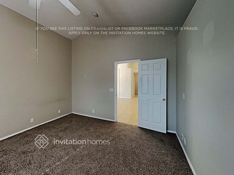 Building Photo - 9331 W Cinnabar Ave