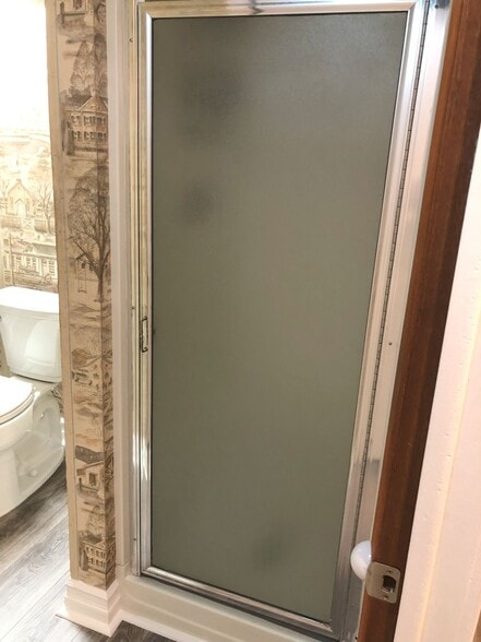 Building Photo - 516 E Wedgewood Ave