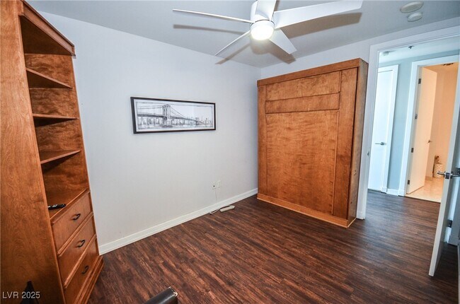 Building Photo - 4525 Dean Martin Dr