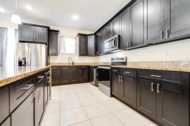 Building Photo - 520 Nogales Ct