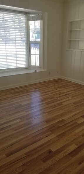 Building Photo - 2242 Mira Vista Ave