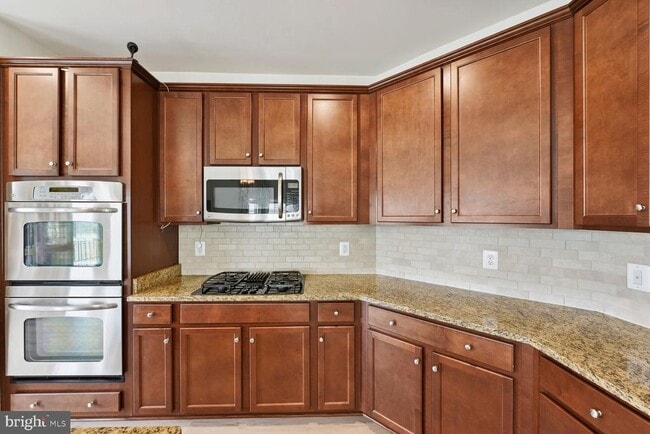 Building Photo - 25148 Sweet Myrtle Square