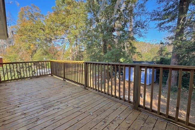 Building Photo - AVAILABLE JANUARY 2026! (Pet Friendly)