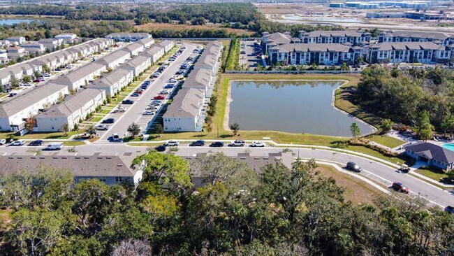 Building Photo - 10525 Oakside Dr