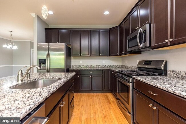 Building Photo - 3216 Brookside Dr