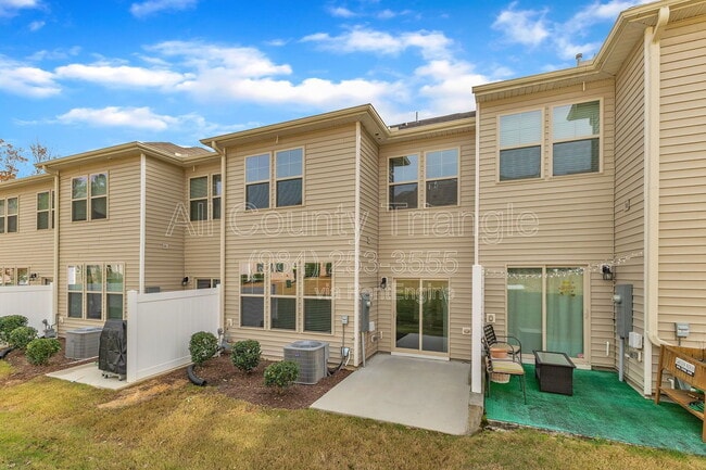 Building Photo - 1121 Latitude Dr