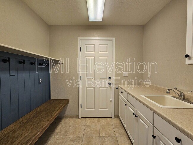 Building Photo - 7101 Mountain Brush Cir