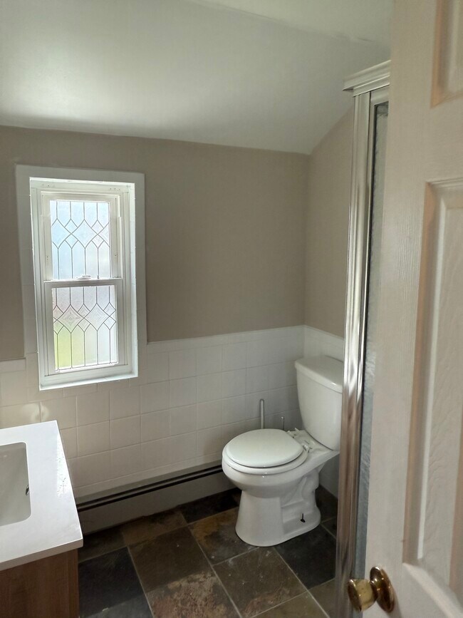 Building Photo - 1113 Logan Ave