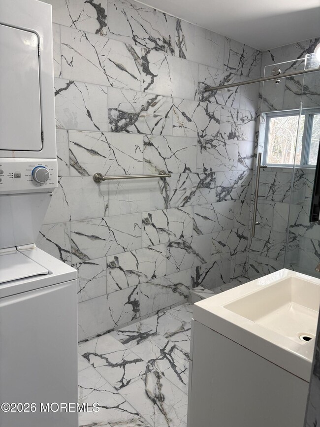 Building Photo - 105 Floyd Ln