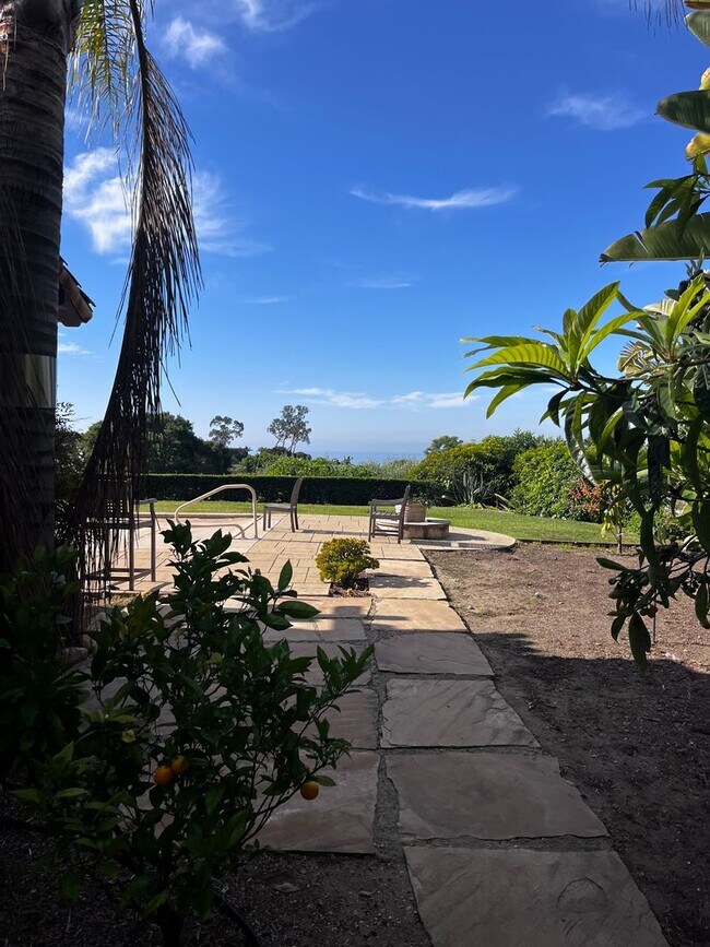 Building Photo - Montecito Property with a View and a Pool ...