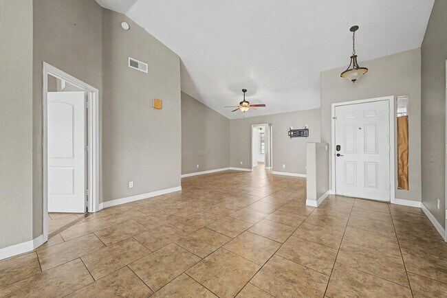 Building Photo - 9061 W Granada Rd