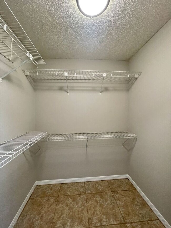 Building Photo - NICE 3/2.5 OVIEDO TWO-STORY HOME OFF DEAN ROAD