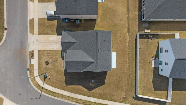 Building Photo - 4500 Sandstone Dr