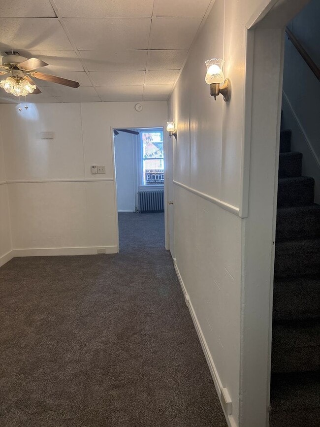 Building Photo - Spacious 4 Bedroom, 1.5 Bath House With Yard-York City SD