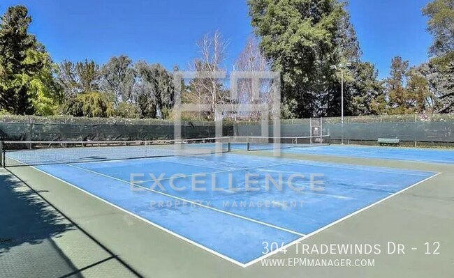 Building Photo - 304 Tradewinds Dr