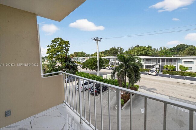 Building Photo - 1050 SE 15th St