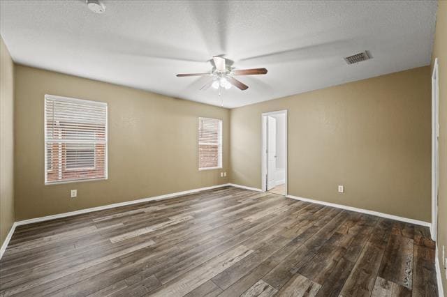 Building Photo - 2743 Hacienda Lake Dr