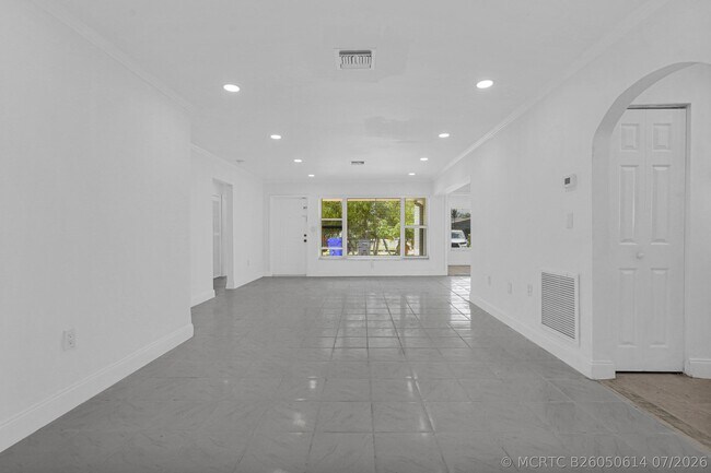 Building Photo - 6621 Perry St