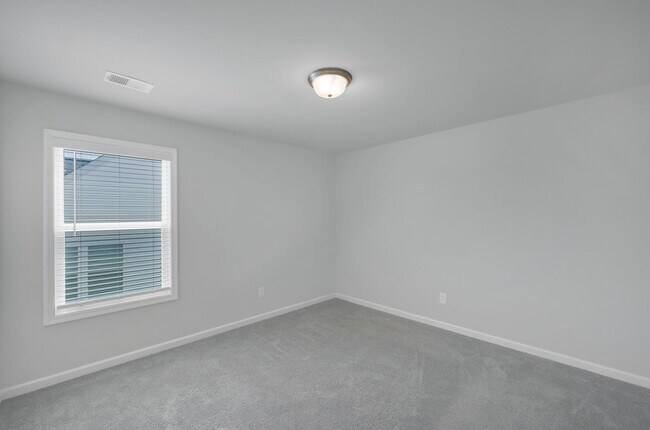 Building Photo - Sophisticated Like-New 4-Bedroom Home with Designer Finishes & Fenced Backyard!