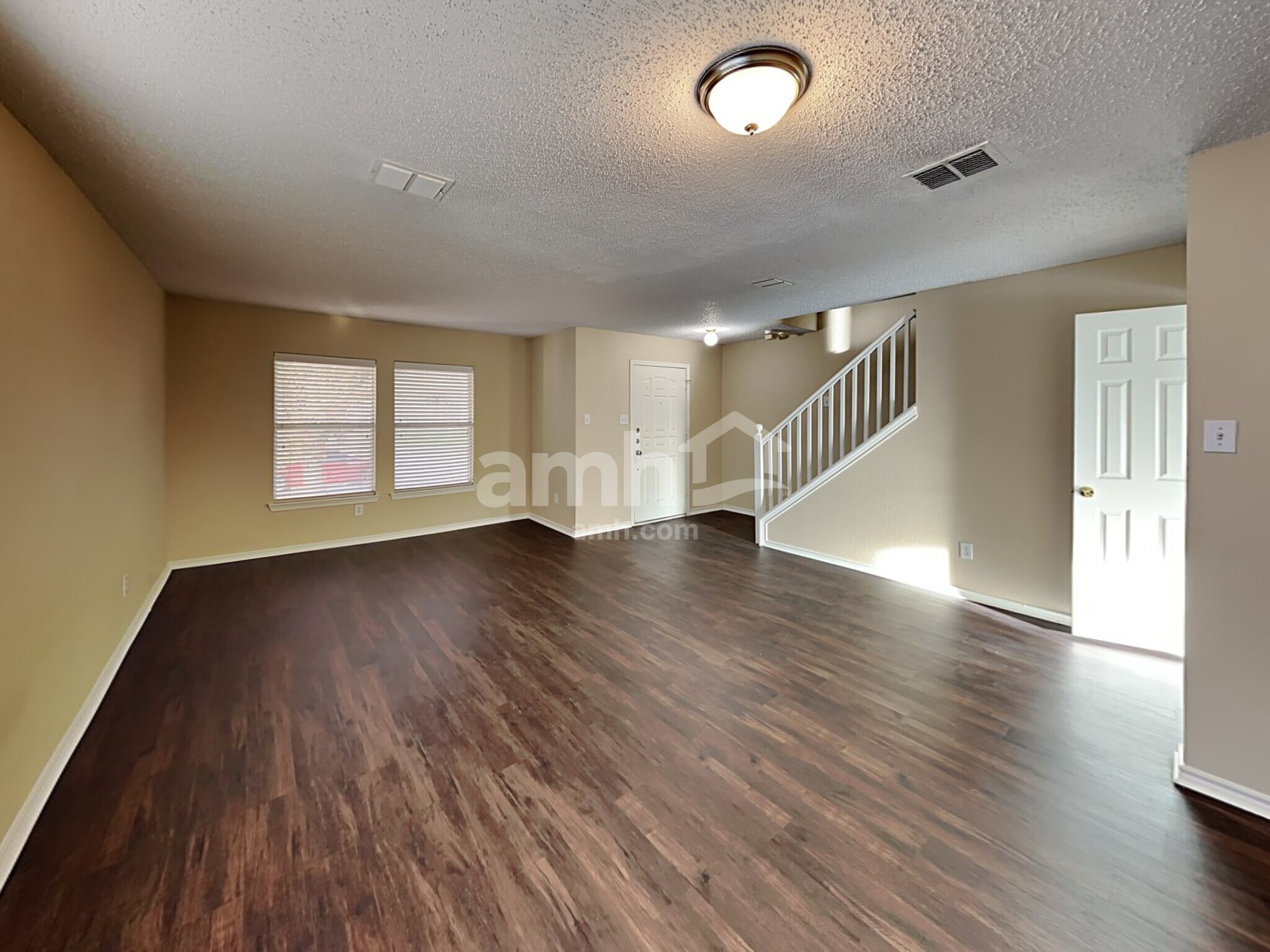 Building Photo - 316 Sunset Oak Dr
