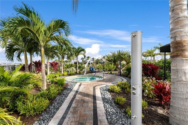 Building Photo - 12041 Canal Grande Dr