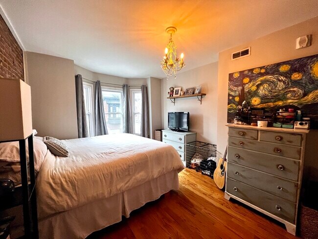 Building Photo - 170 I St