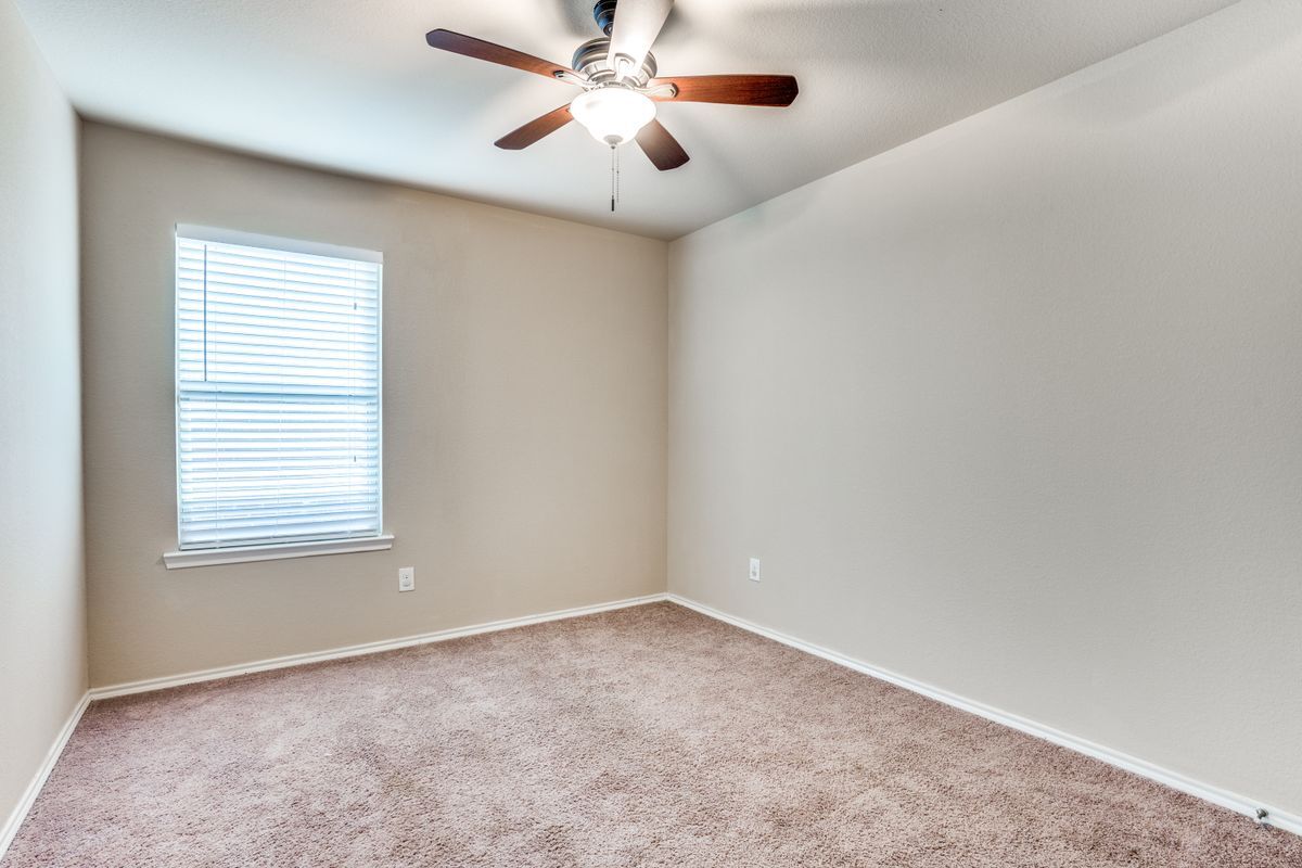 Building Photo - 1127 Roman Dr
