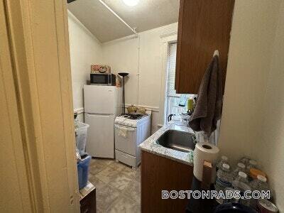 Building Photo - 143 Park Dr