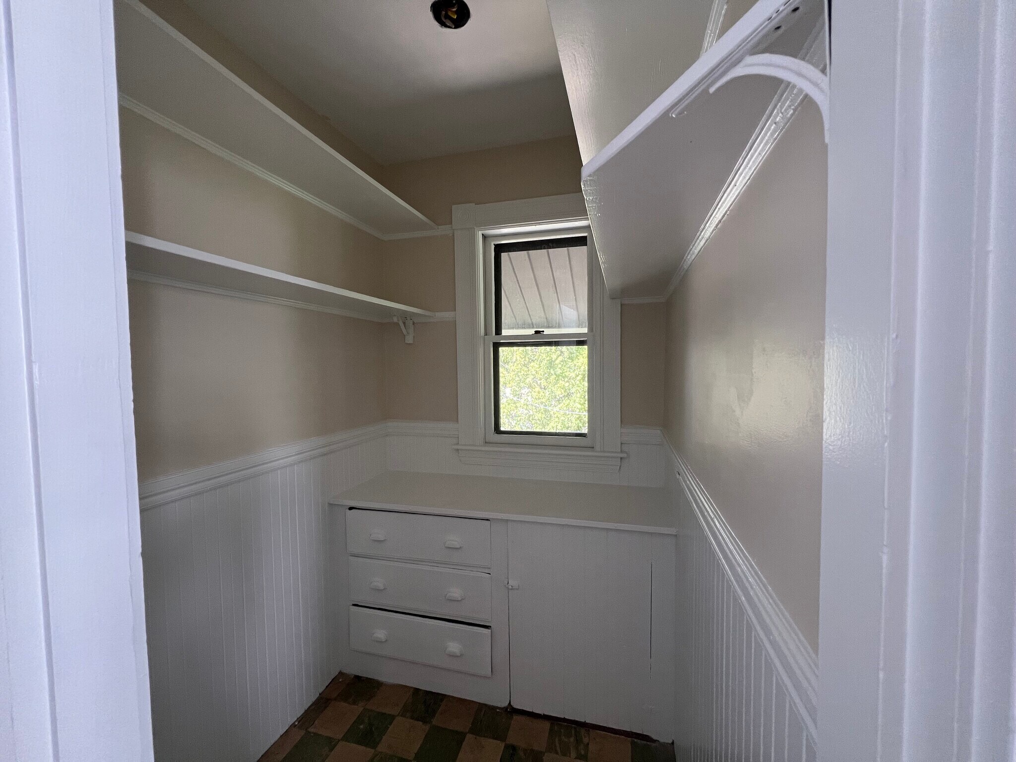 Butler's Pantry - 15 Hull St
