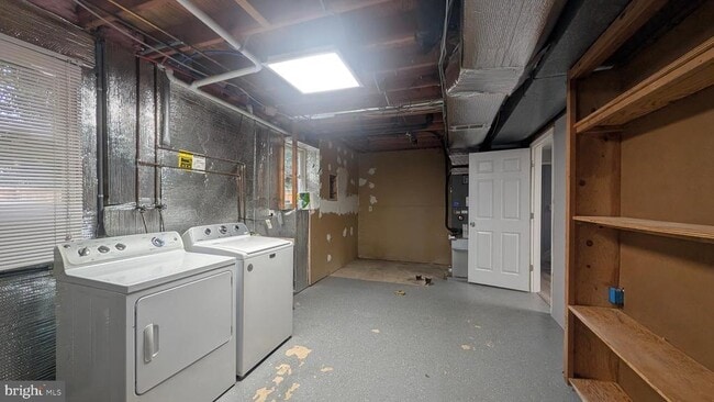 Building Photo - 922 Petinot Pl