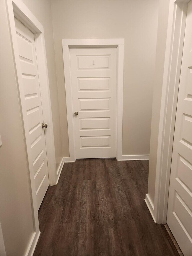 Building Photo - Nice 3 Bed 2 Bath House! Available Now!