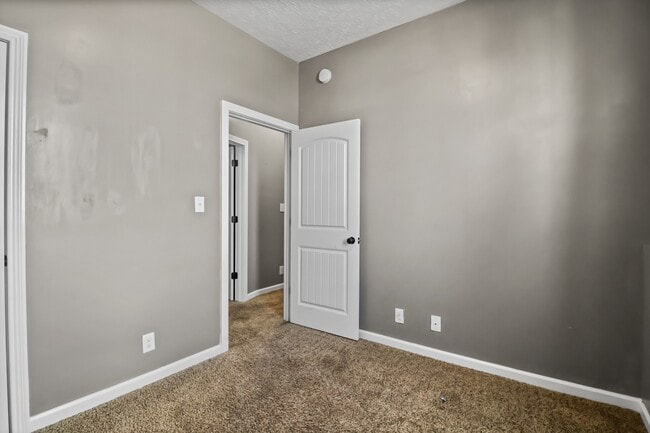 Building Photo - 2200 Trophy Trce