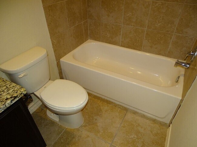 Building Photo - 7117 Micayla Cv