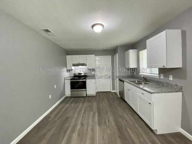 Building Photo - 4331 Avenida Prima St