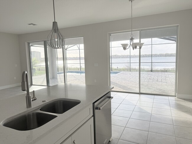 Building Photo - 6075 Bimini Twist Loop