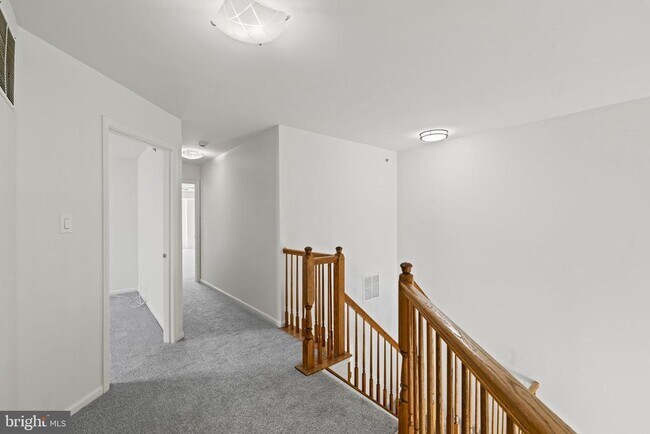Building Photo - 124 Buckingham Way